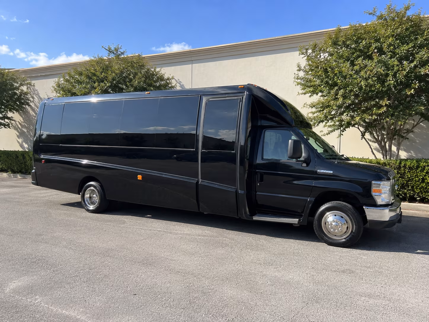 bridal party bus rentals for getting ready in style