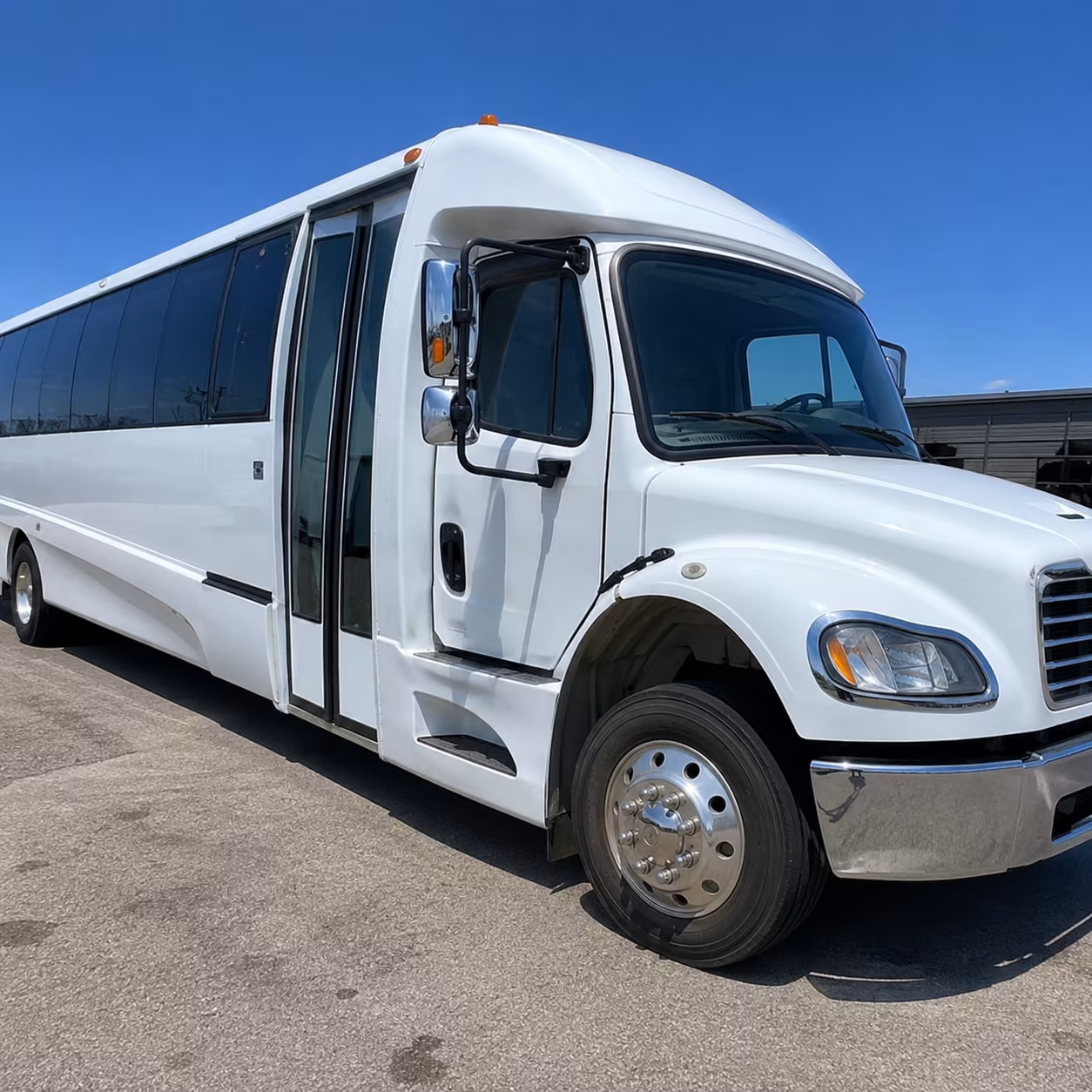 bus rentals for hotel to venue shuttles during pico rivera corporate events