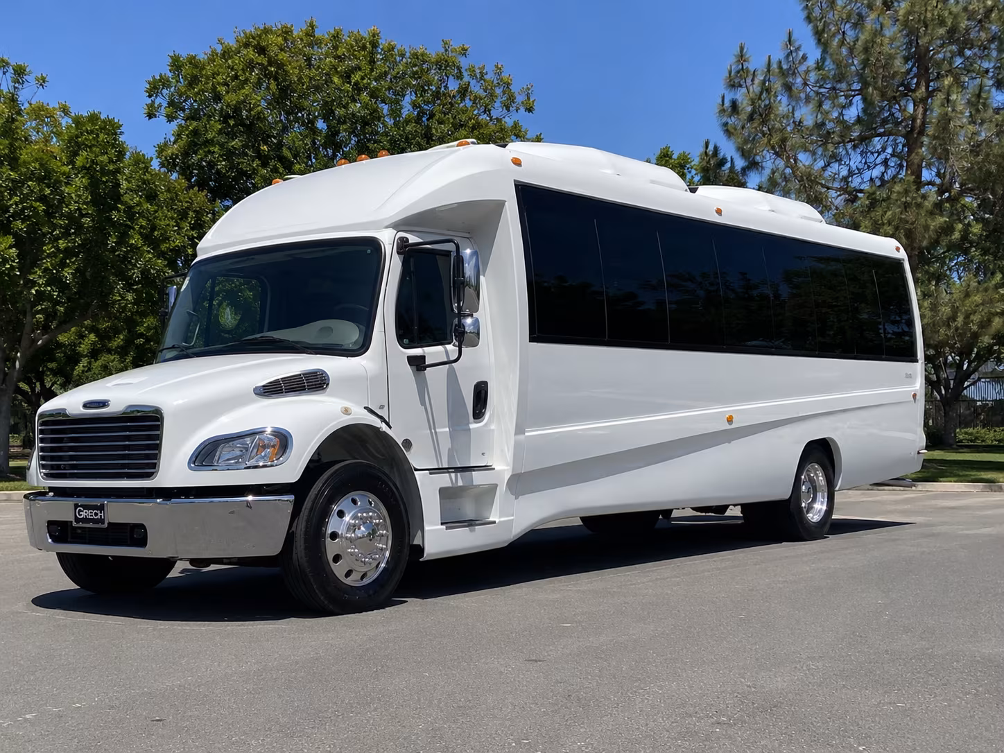 do extra stops add to the cost of a bus rental in pico rivera