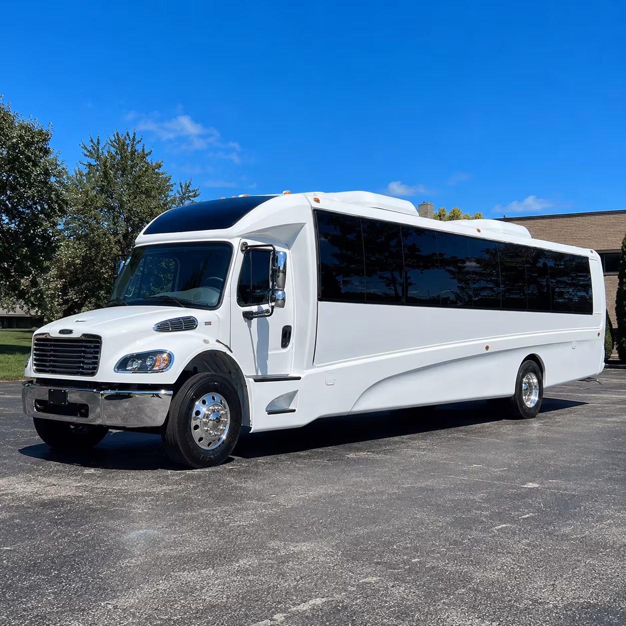 pico rivera 28 passenger minibus