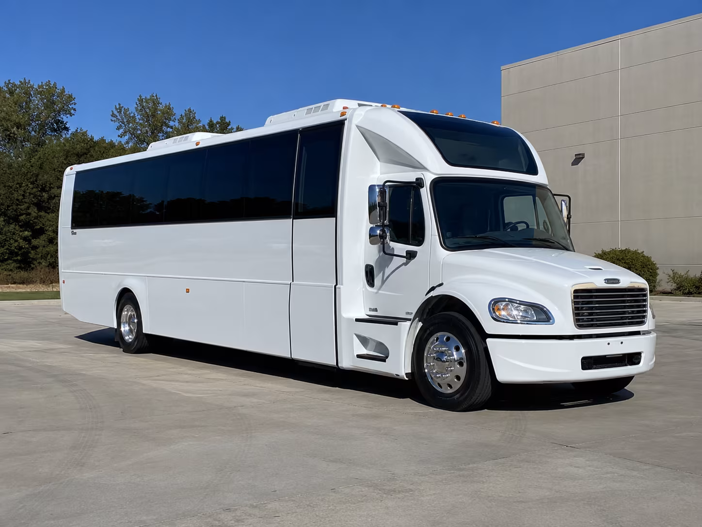 pico rivera 28 passenger party bus