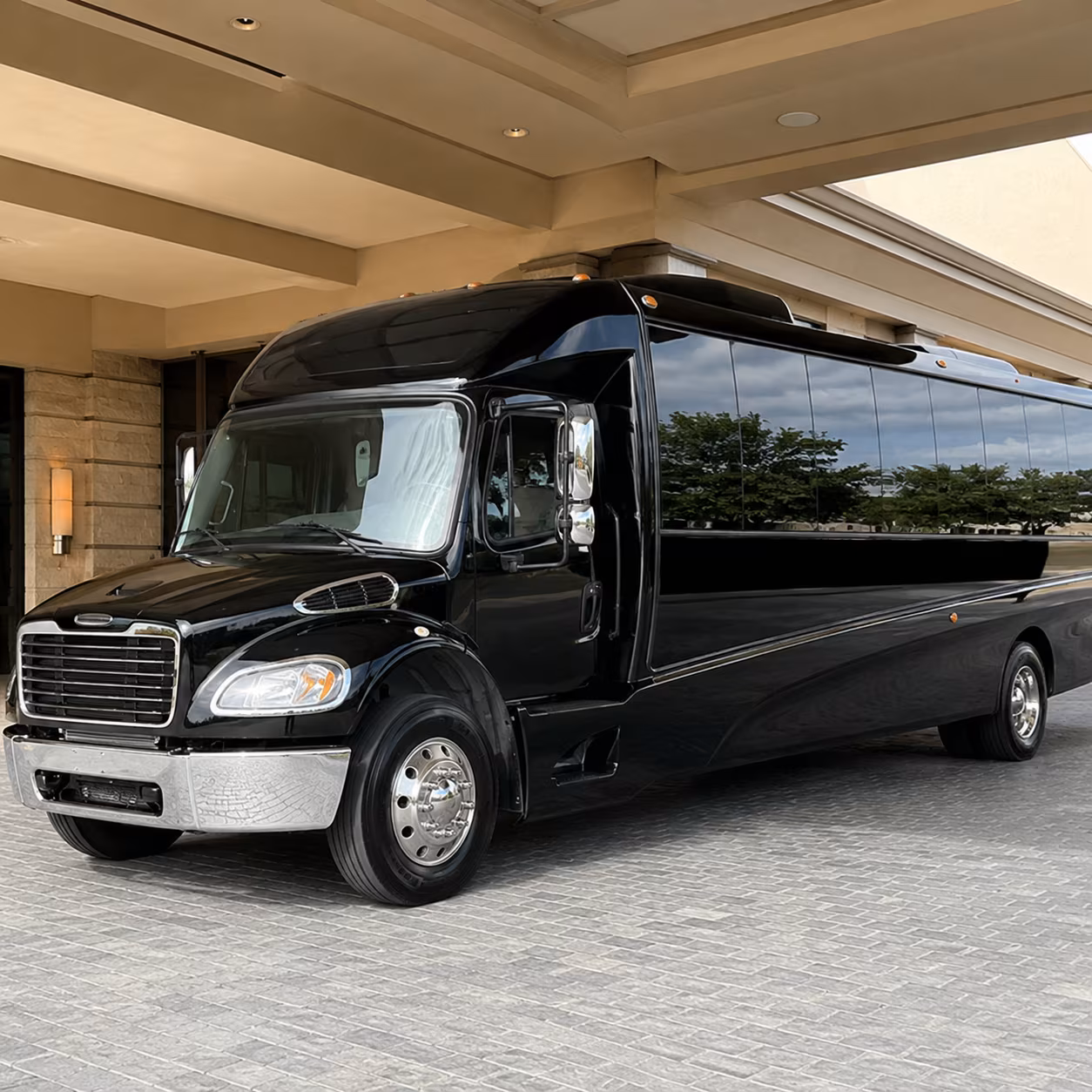 pico rivera 30 passenger minibus